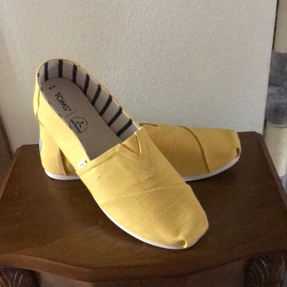 TOMS Marigold Heritage Canvas Shoes Size 12 NWT